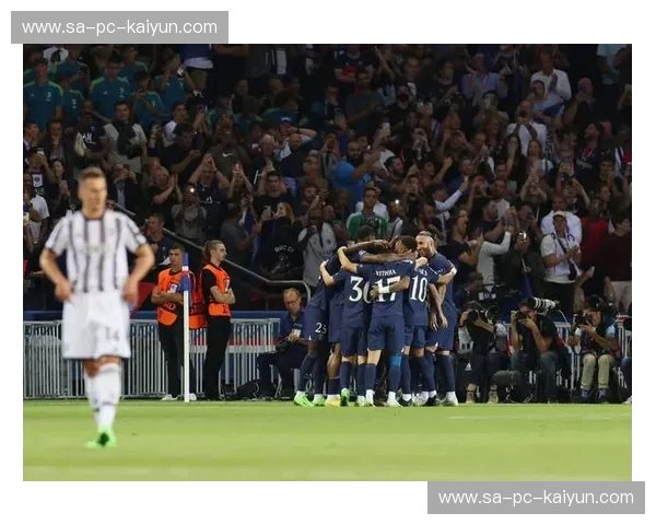 绿茵之巅的权杖之争：尤文图斯与皇家马德里的百年恩怨与欧冠史诗